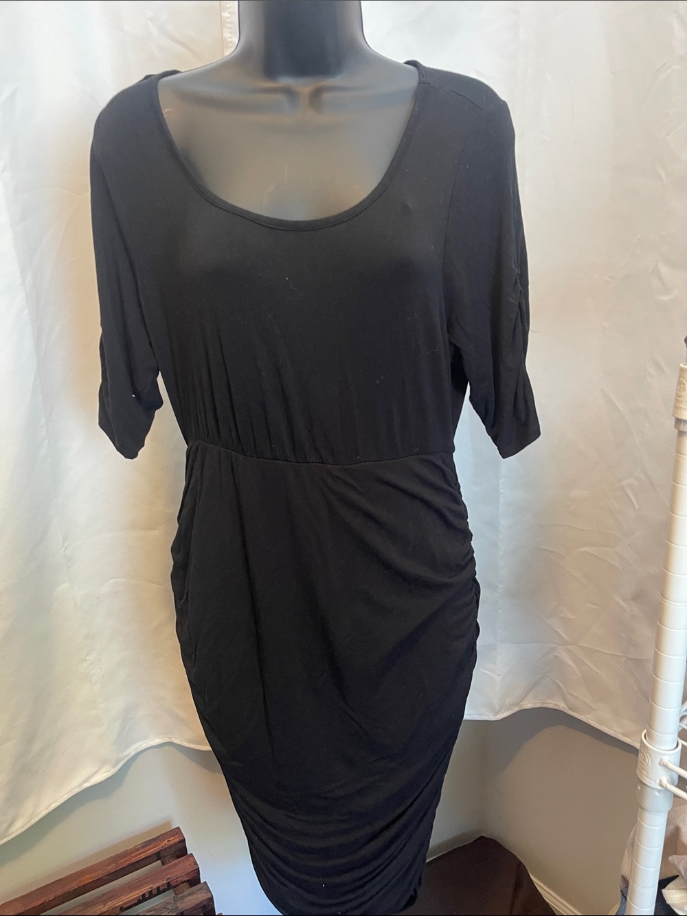 torrid Black Scoop Neck Ruched Midi Dress